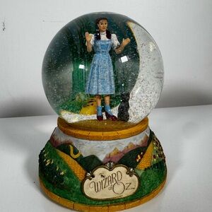 Vintage Wizard of Oz Snow Globe with Music - Dorothy & Cat